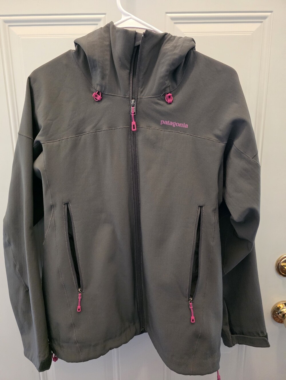Patagonia Women's Adze Hoody Softshell Jacket in Forge Grey Size Medium